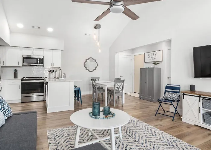 Gorgeous 2 Bedroom At Seascape In Prestigious Heron Harbour