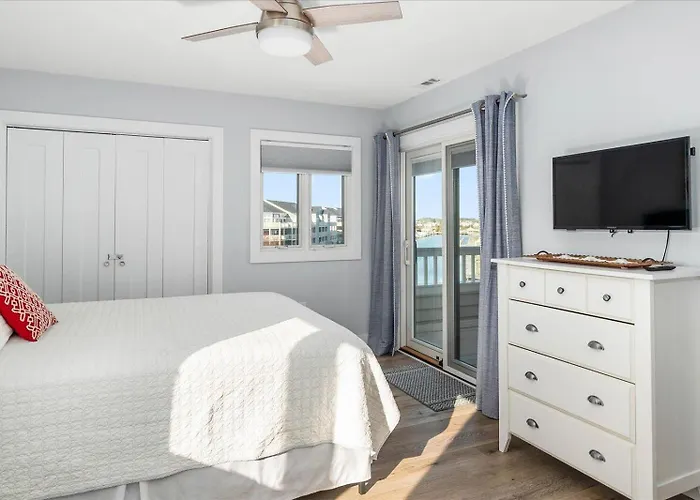 Holiday home Gorgeous 2 Bedroom At Seascape In Prestigious Heron Harbour *