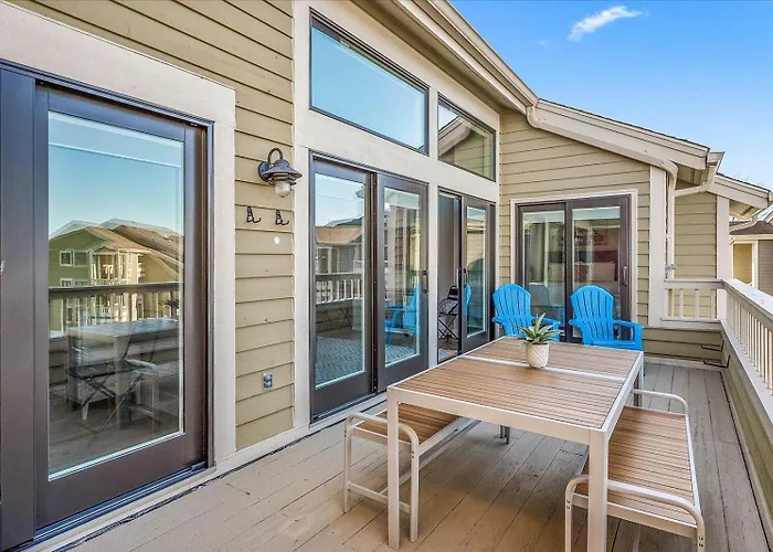 Holiday home Gorgeous 2 Bedroom At Seascape In Prestigious Heron Harbour